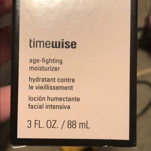 Age fighting moisturizer Combo to oily